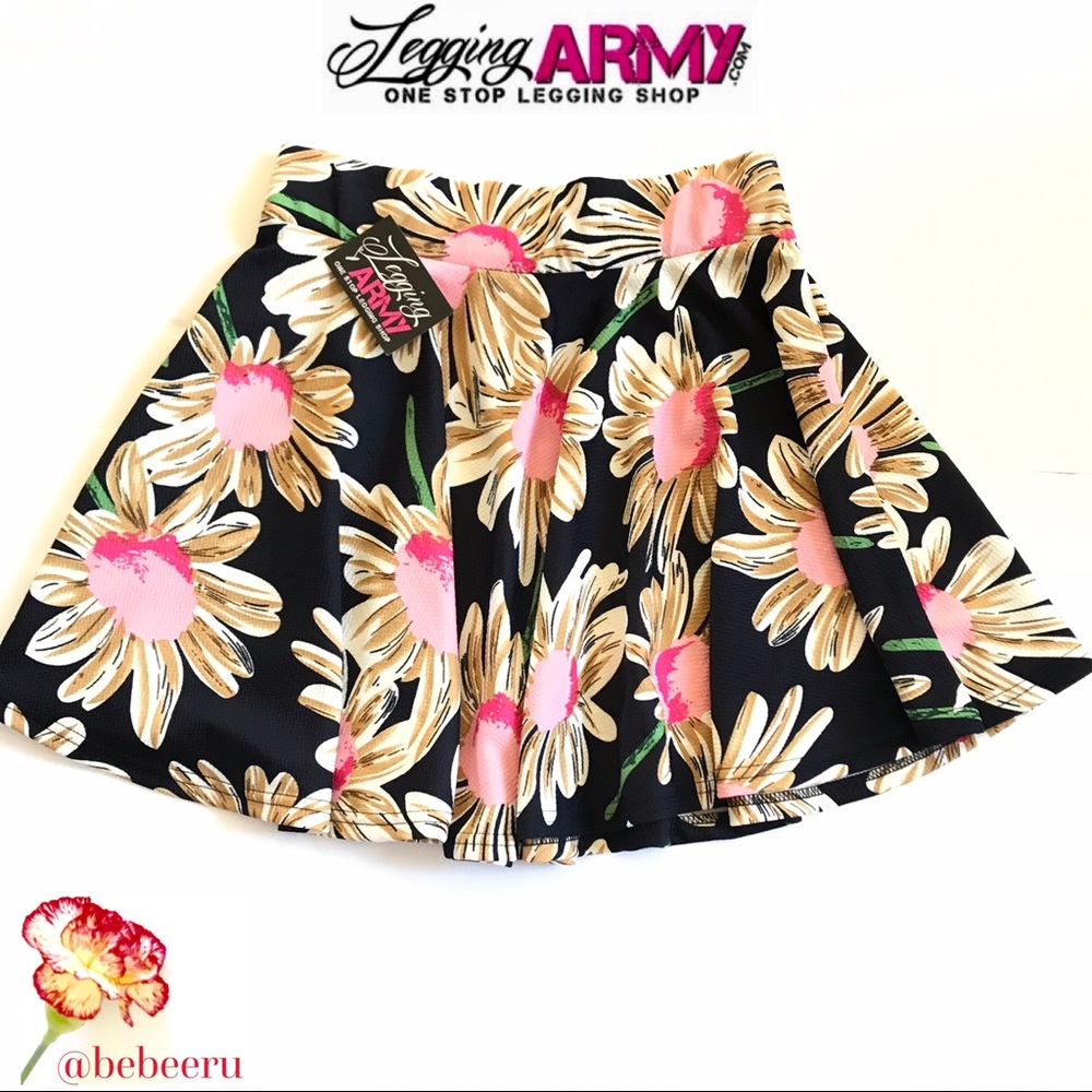 NWT LEGGING ARMY Skater Skirt - Size M/L